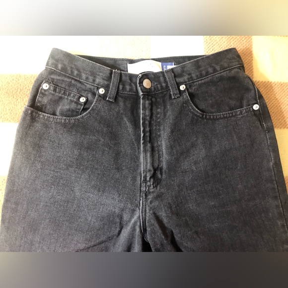 GAP Classic Fit Jean - Picture 2 of 5